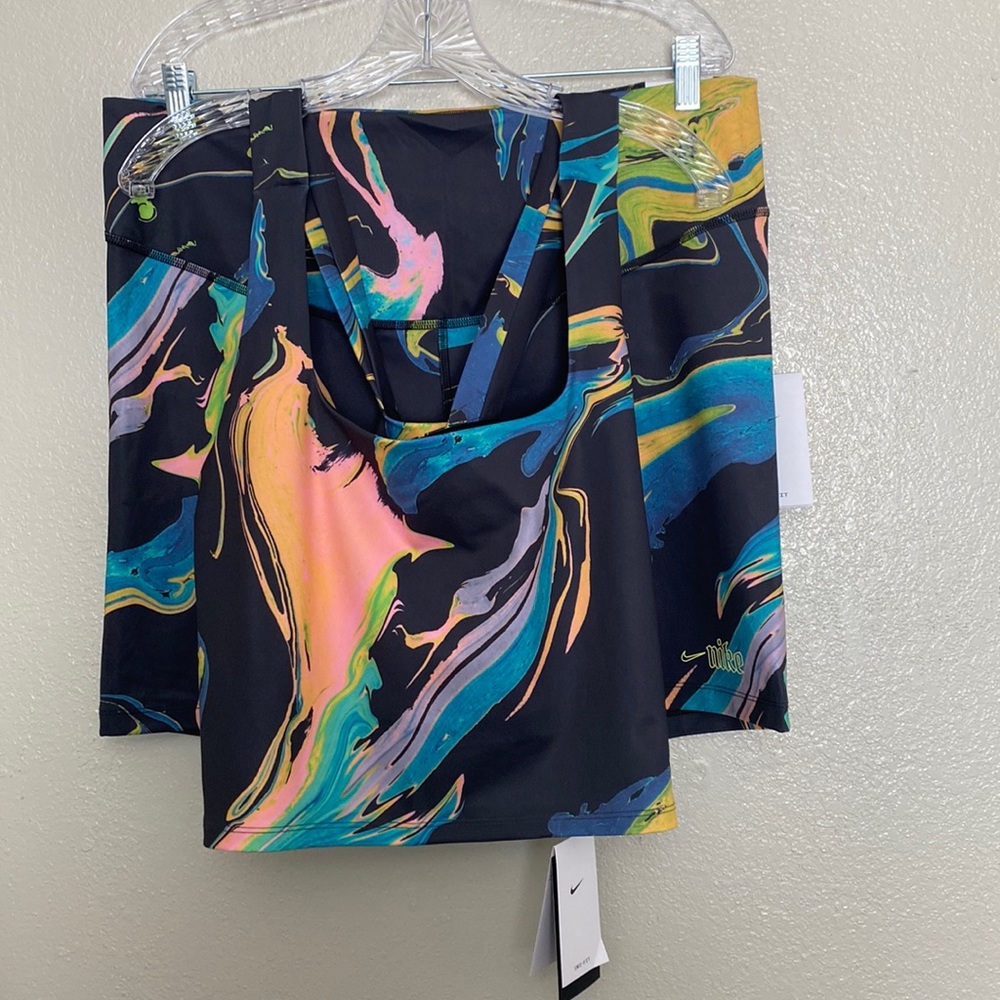 โผ๏ธLAST 1โผ๏ธ Nike Womenโs Marbled Plus Size Outfit 2X - Picture 2 of 9
